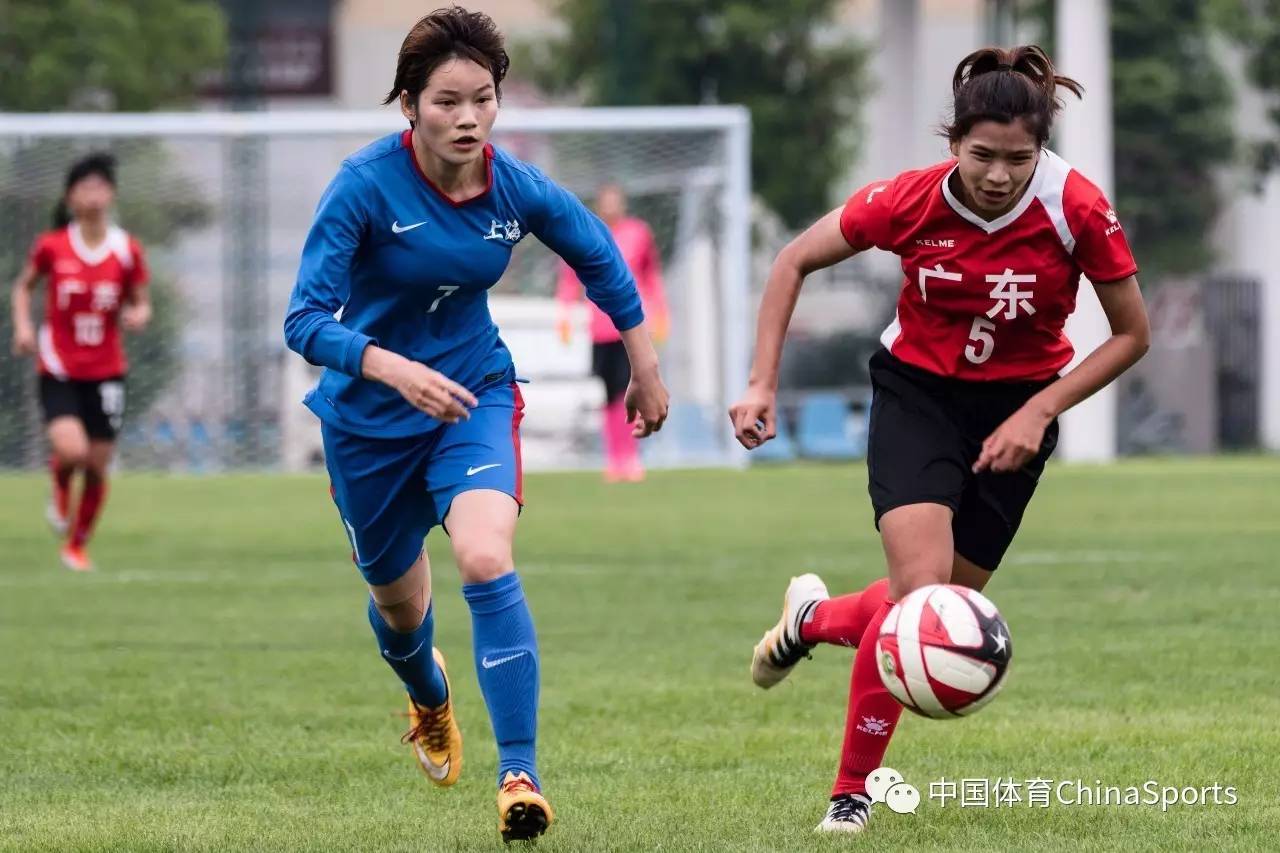 关于杯赛巅峰对决！洞庭火箭队惊险晋级关东赤兔队，摩托车赛赛场再起波澜；韧性与执行并存的信息