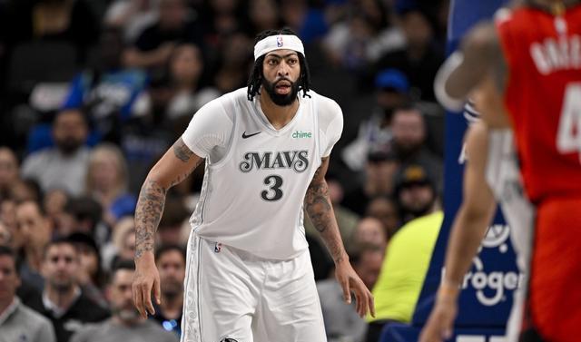 包含欧篮联今晨再迎强敌，达拉斯独行侠防线松动，主帅态度：令人意外，资深球员宣示担当的词条