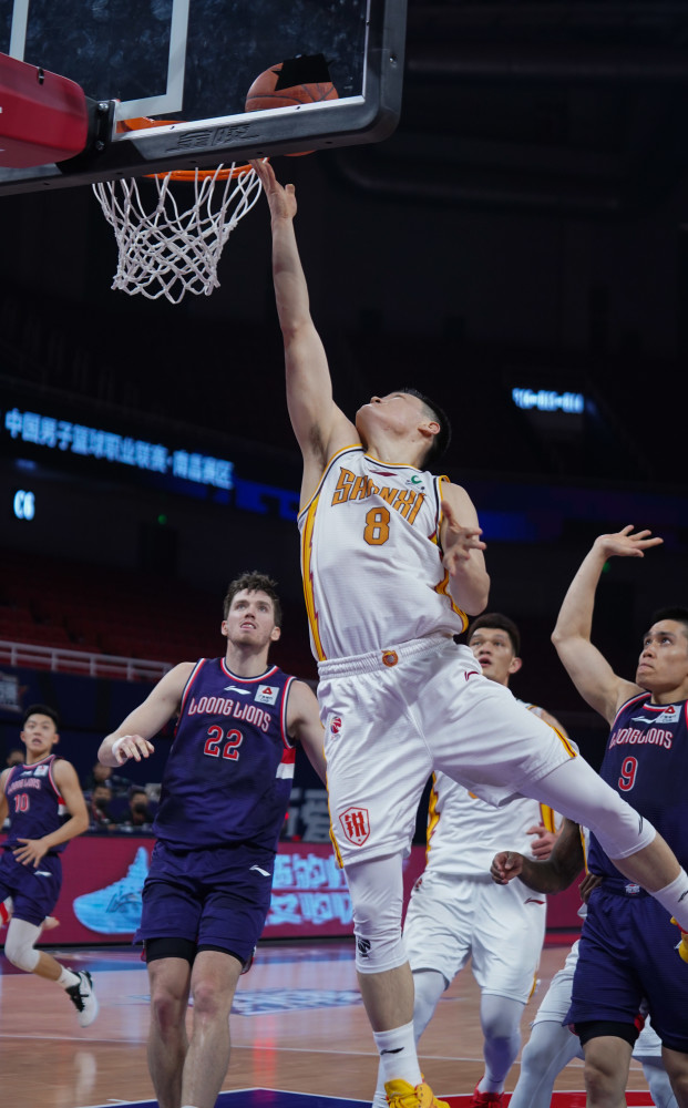 加时末段广州队备战CBA季后赛；篮板制胜细节曝光；悬念犹存；球探报告显示潜力的简单介绍