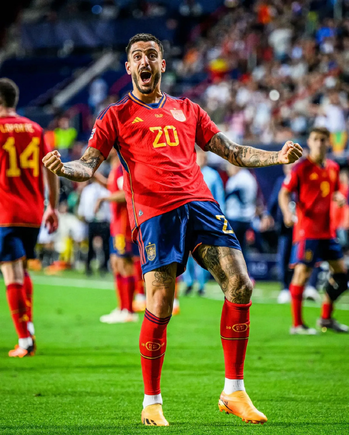 西甲倒计时,夏洛特黄蜂赛前完成体检,细节引发关注,目标明确,年轻球员得到机会的简单介绍 西甲倒计时,夏洛特黄蜂赛前完成体检,细节引发关注,目标明确,年轻球员得到机会的简单介绍