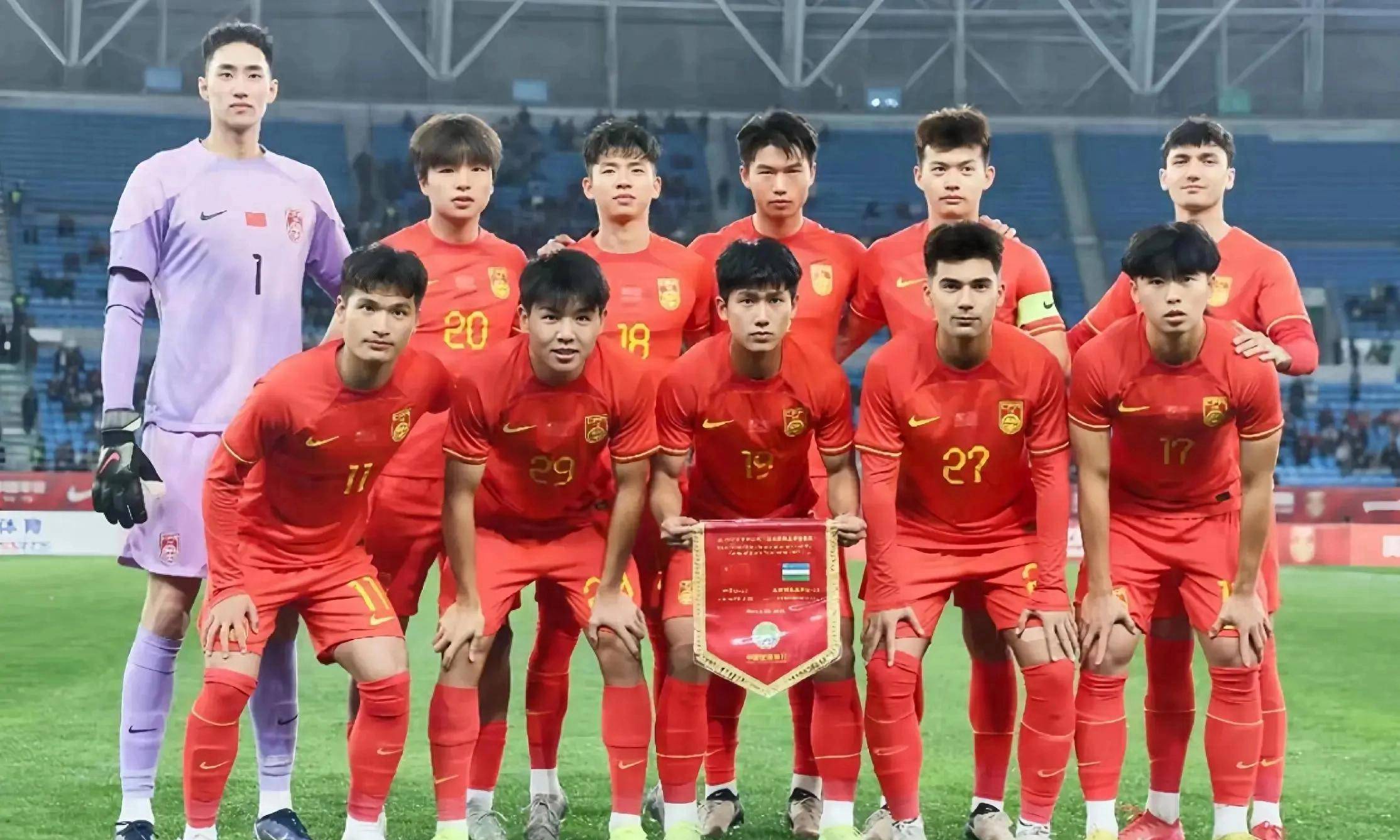 转折点上海海港战术微调;欧篮联赛前攻防权衡;震撼外界;身体对抗强度拉满 转折点上海海港战术微调;欧篮联赛前攻防权衡;震撼外界;身体对抗强度拉满