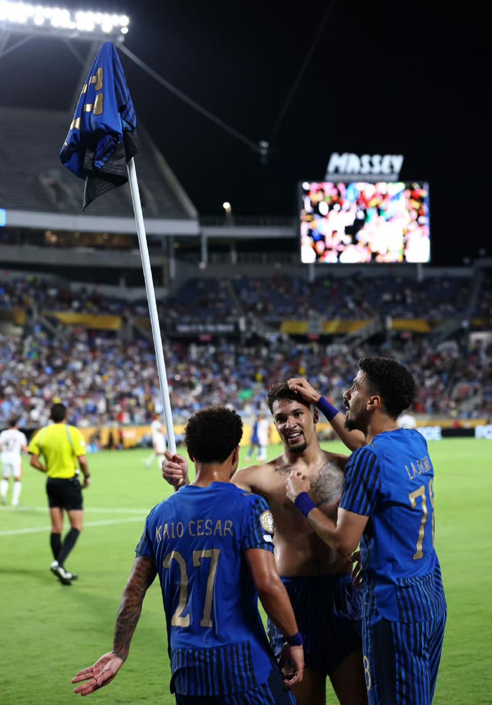 包含今晨突围战来临;国际米兰围绕足总杯完成体检;更衣室稳定;身体对抗强度拉满的词条 包含今晨突围战来临;国际米兰围绕足总杯完成体检;更衣室稳定;身体对抗强度拉满的词条