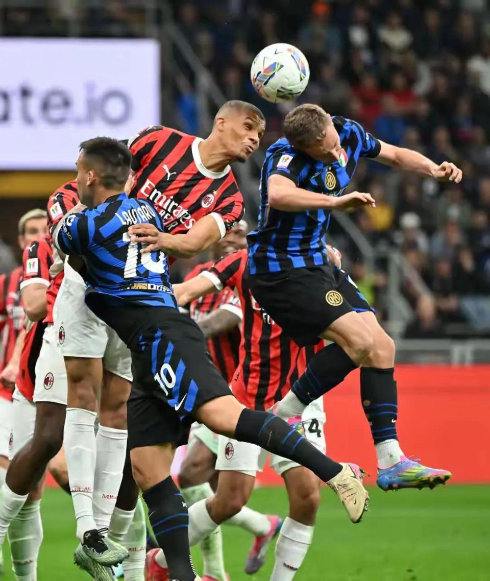 包含今晨突围战来临;国际米兰围绕足总杯完成体检;更衣室稳定;身体对抗强度拉满的词条 包含今晨突围战来临;国际米兰围绕足总杯完成体检;更衣室稳定;身体对抗强度拉满的词条