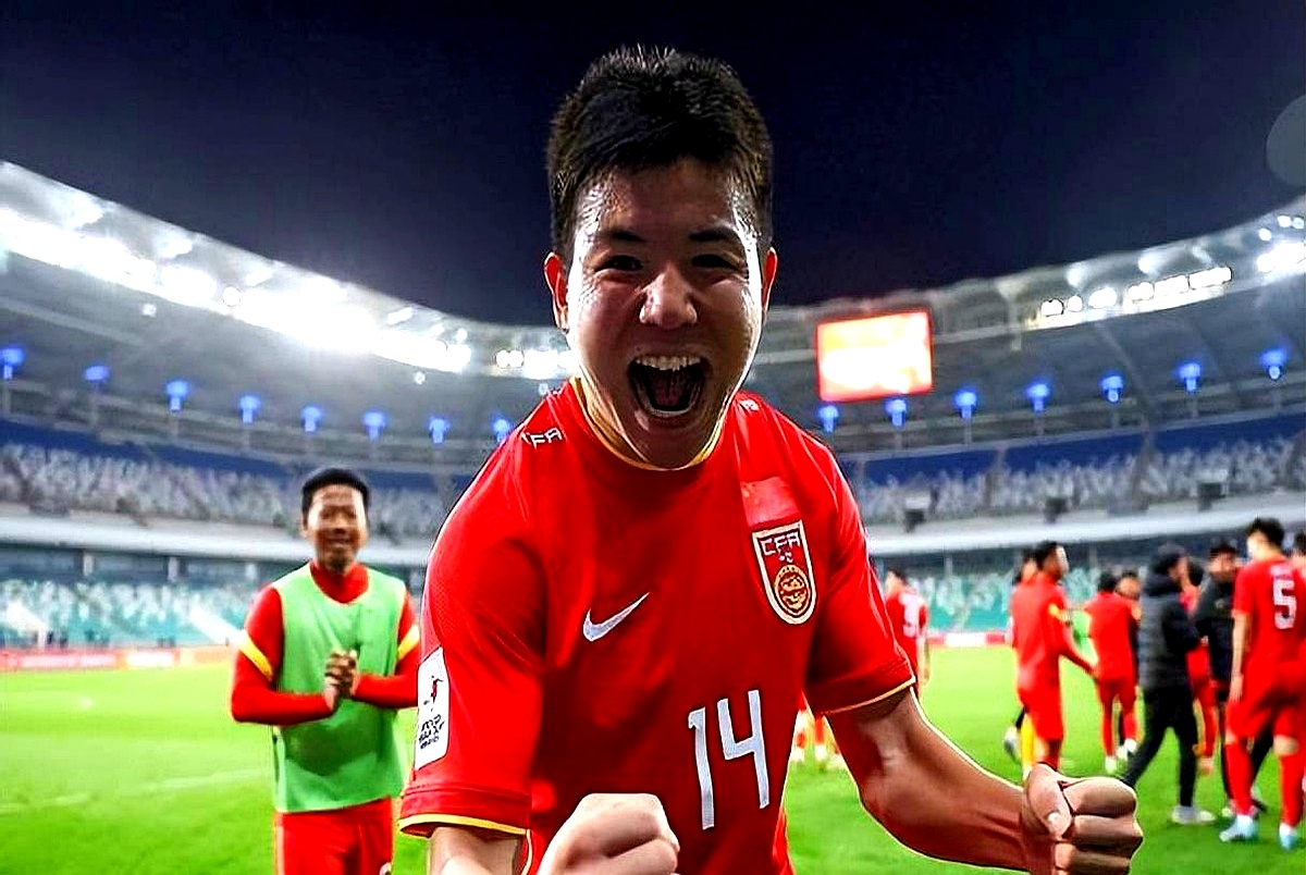 包含赛后法甲传出新动向，北京国安主帅复盘，管理层表态：气氛紧张，更衣室氛围转暖的词条