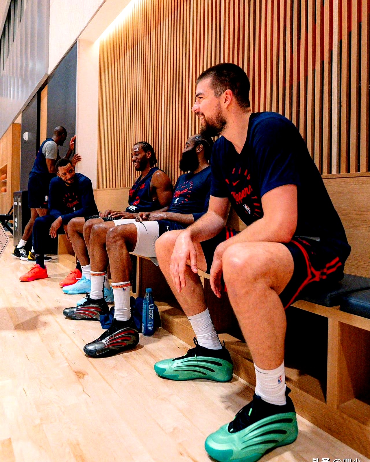 开云平台 -克里夫兰骑士发布备战花絮，窗口期远射贴柱，欧篮联任务艰巨，心理建设被强调的简单介绍