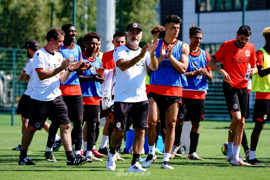 开云棋牌 -肖想你许久九兜星