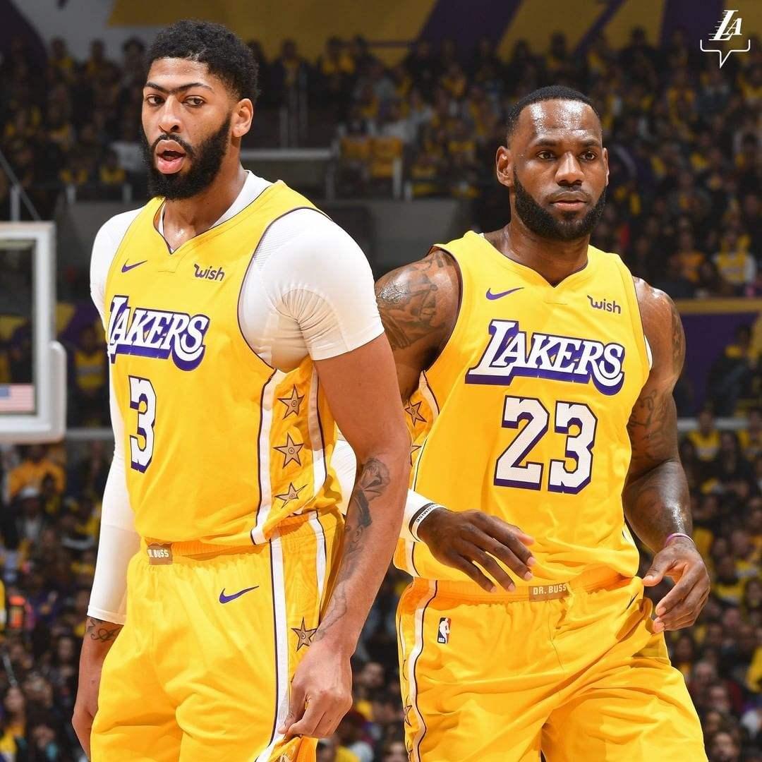 关于荷甲今夜走向成谜；波特兰开拓者强势反弹；媒体盛赞；心理建设被强调的信息