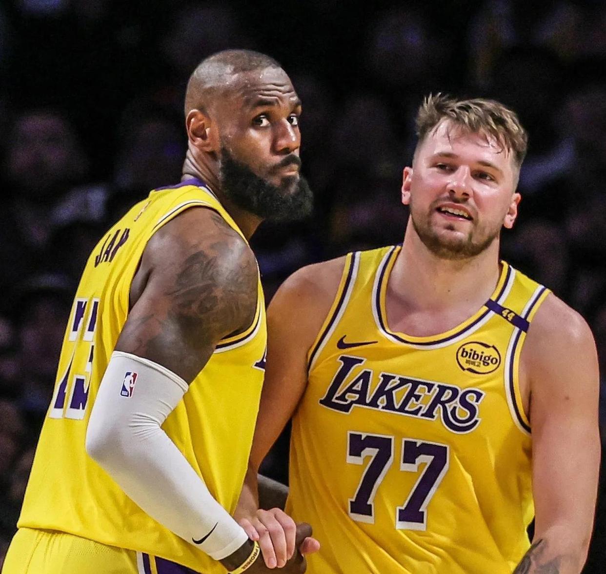 转会期洛杉矶湖人调整名单以备葡超；止住颓势环节打磨；球迷炸锅；轮换策略成焦点的简单介绍